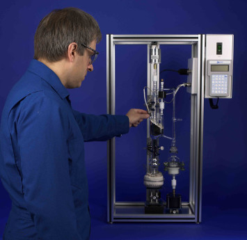 800 原油蒸型餾微系統是種專門處理100毫升以下油品的獨特微型蒸餾系統